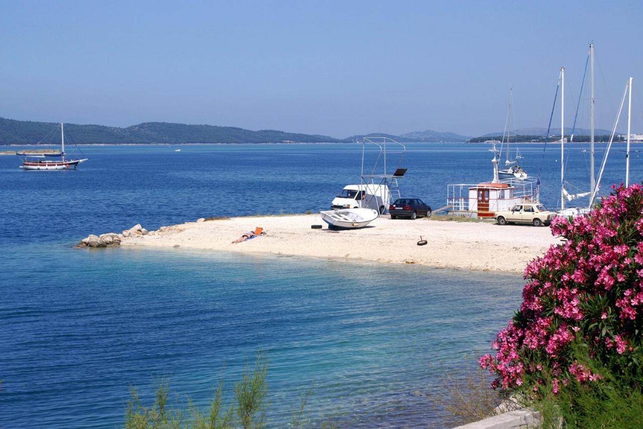 Apartments with a parking space Brodarica, Sibenik - 11262 Brodarica  Bagian luar foto